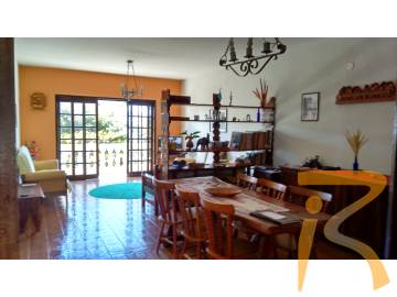 Apartamento no bairro Costão, Lado Praia