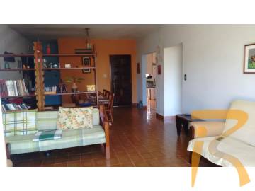 Apartamento no bairro Costão, Lado Praia